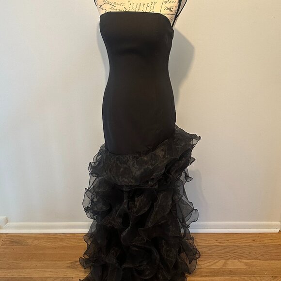 Daisda Black Satin Sleeveless Strapless Long Prom Dress with Ruffles - Picture 1 of 3